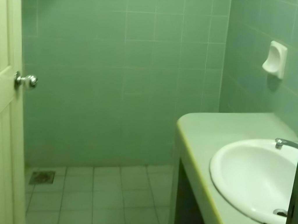 Hotel Hung Hung Кучинг Экстерьер фото