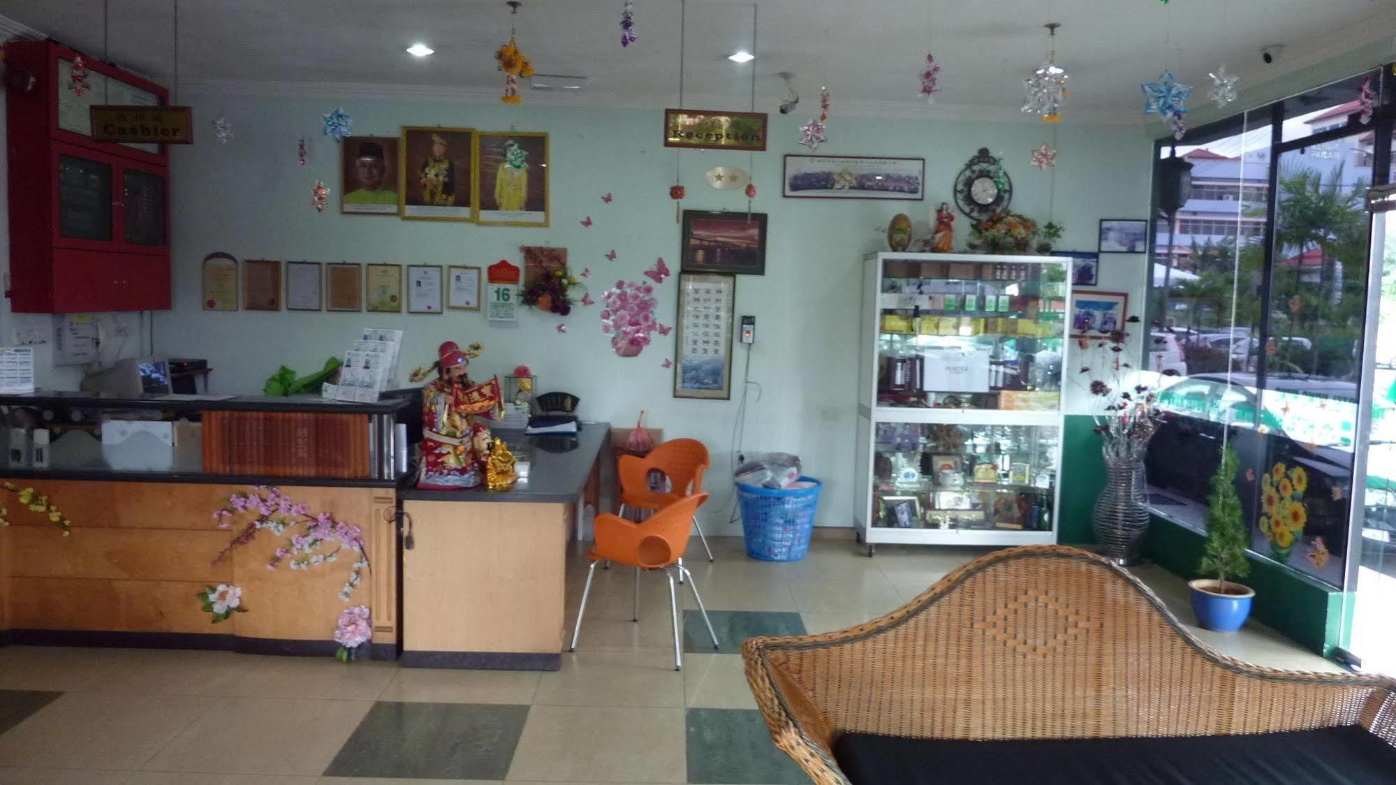 Hotel Hung Hung Кучинг Экстерьер фото